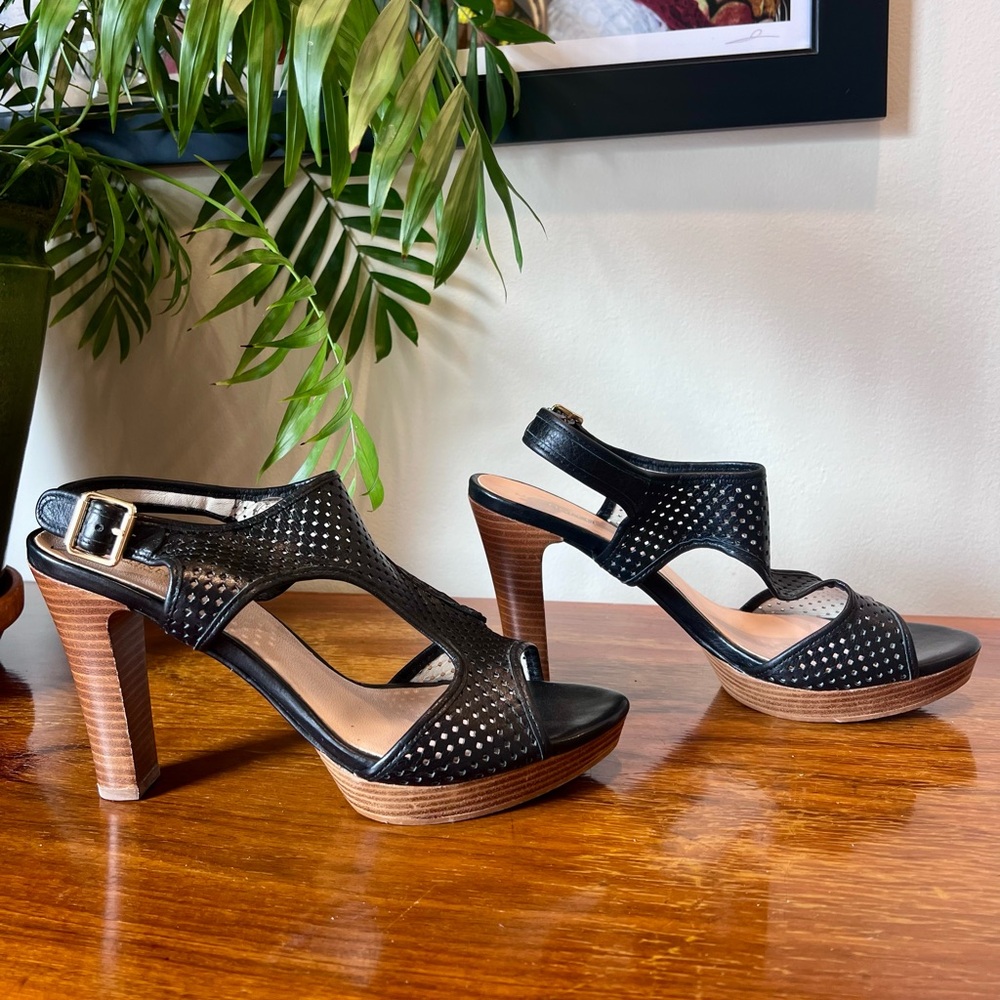 Martinelli Black Leather Platform Heel
Sandals